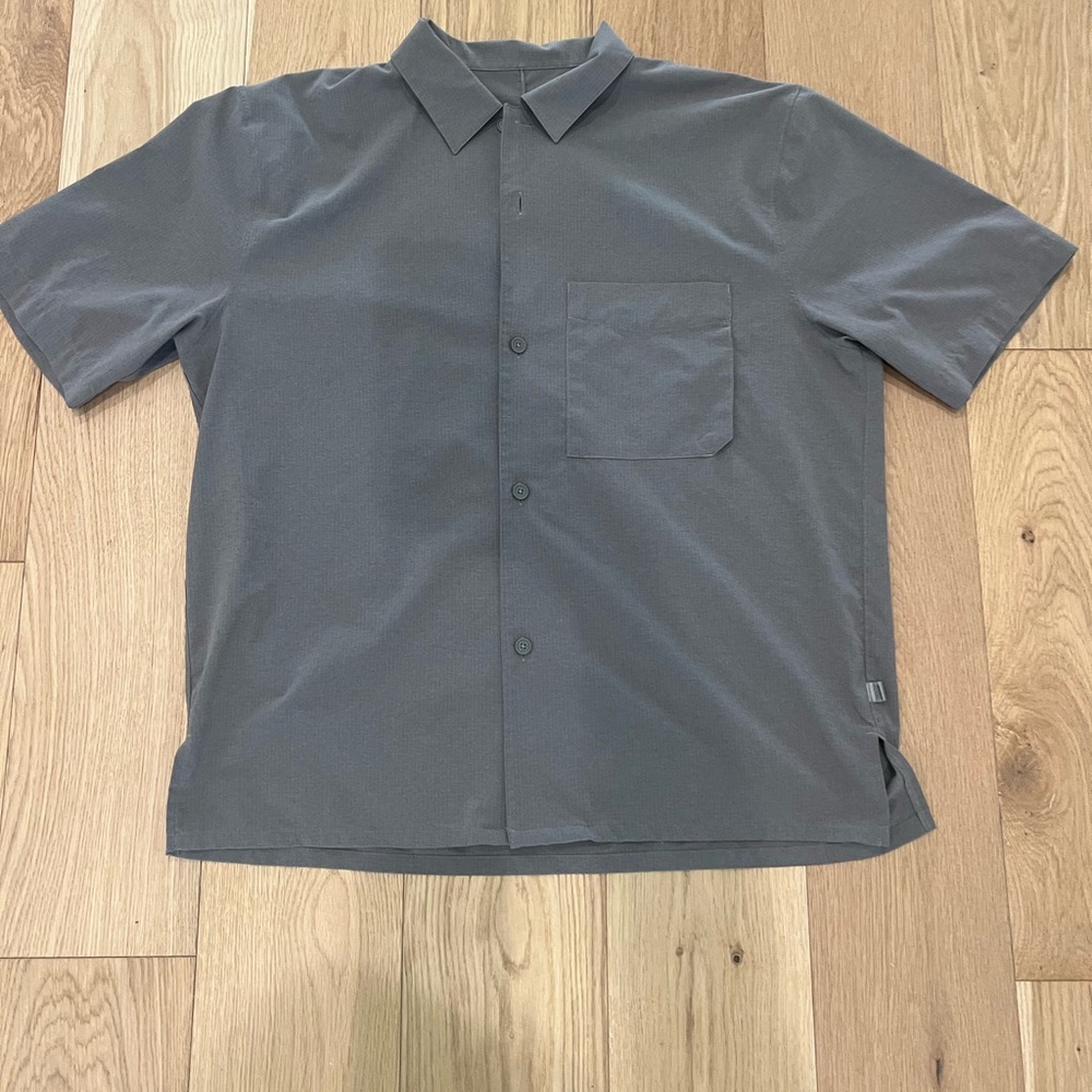 Men's Gray lululemon Short Sleeve Shirt